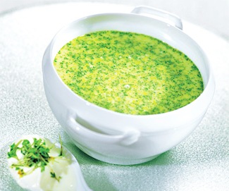 Суп из зеленого горошка и кресс-салата